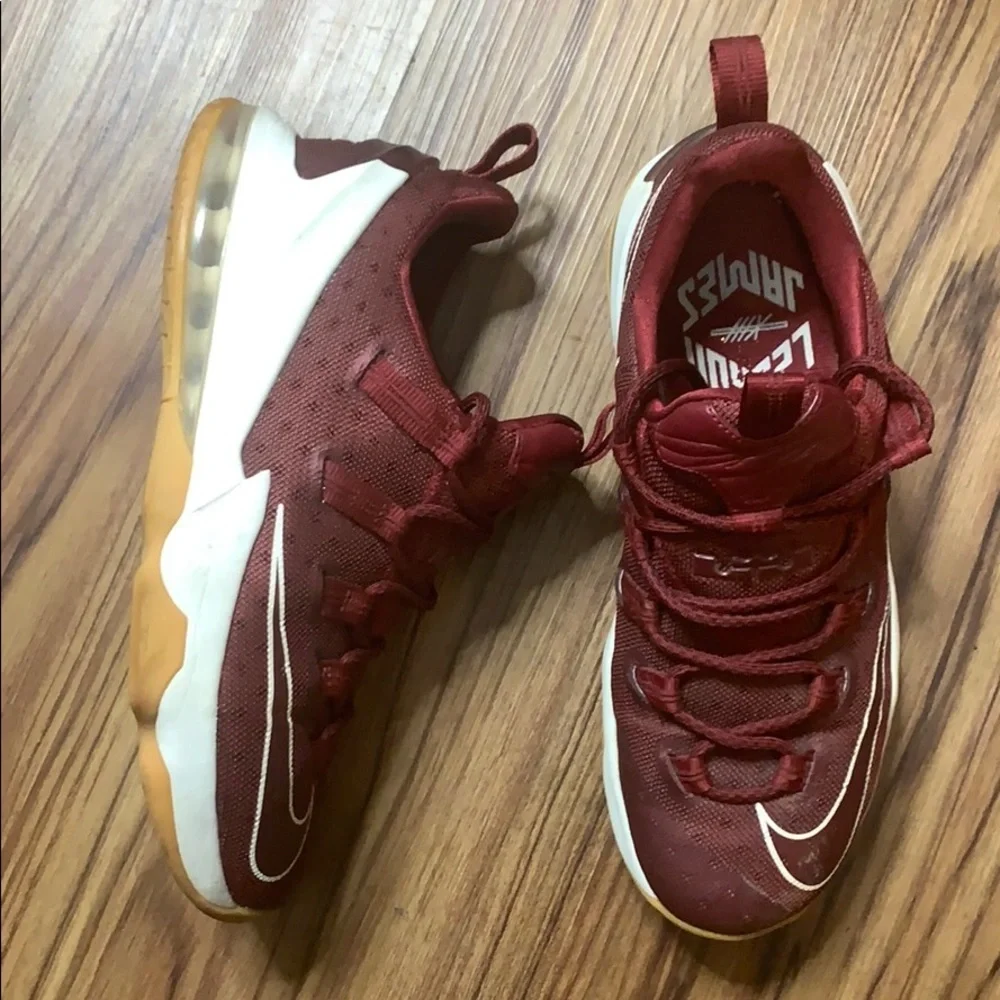 Nike Lebron 13 Low CAVS Men Sneakers